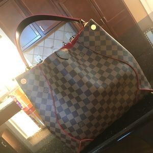 Louis Vuitton Caissa Hobo D. EBE. Cerise